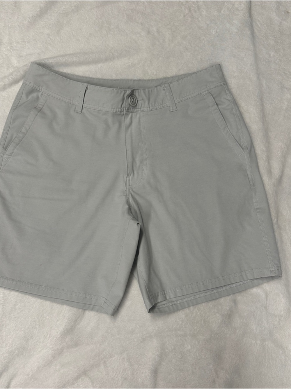 Huk Light Gray Flat-Front Men's Shorts Size 30